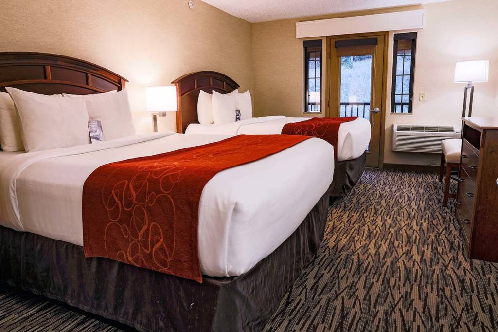 Two-Queen Hotel Suite with Balcony | Comfort Suites Golden West on Evergreen Parkway