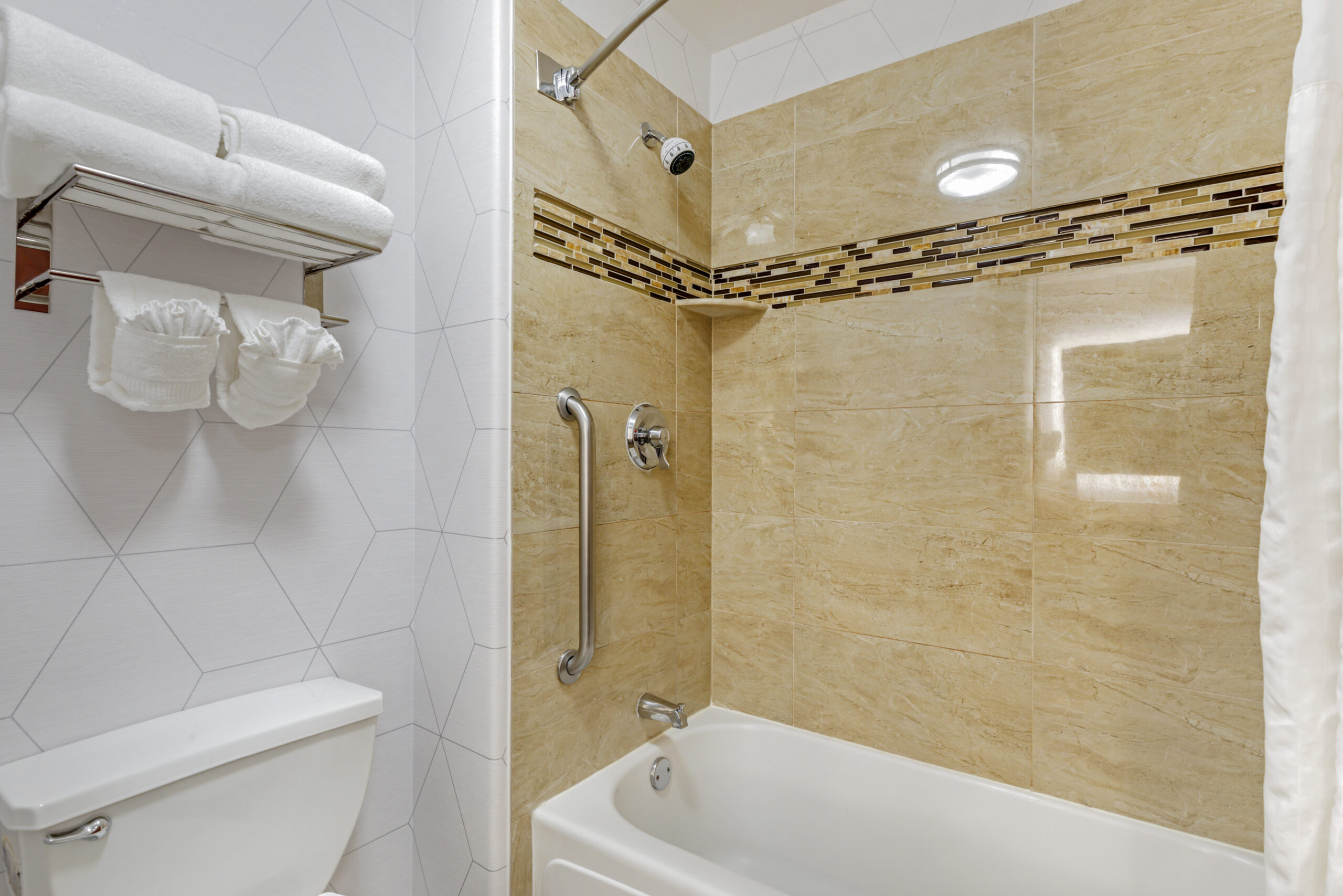 CO129SNQQ2 Bathroom accessible